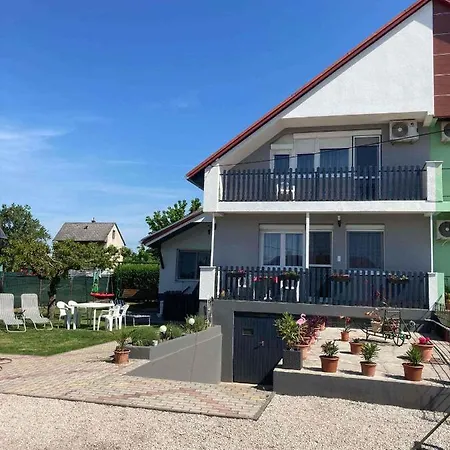 شقة In Balaton 18806 *